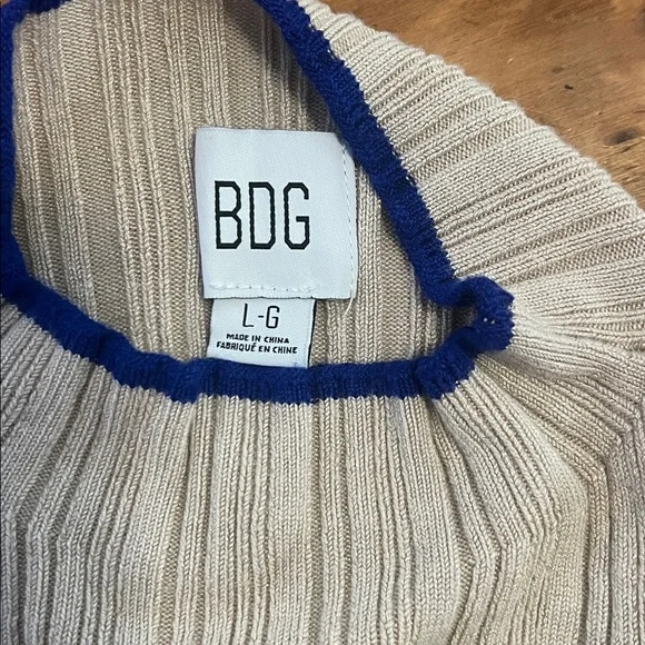 Urban Outfitters BDG Kiara open back sweater L - Picture 8 of 14